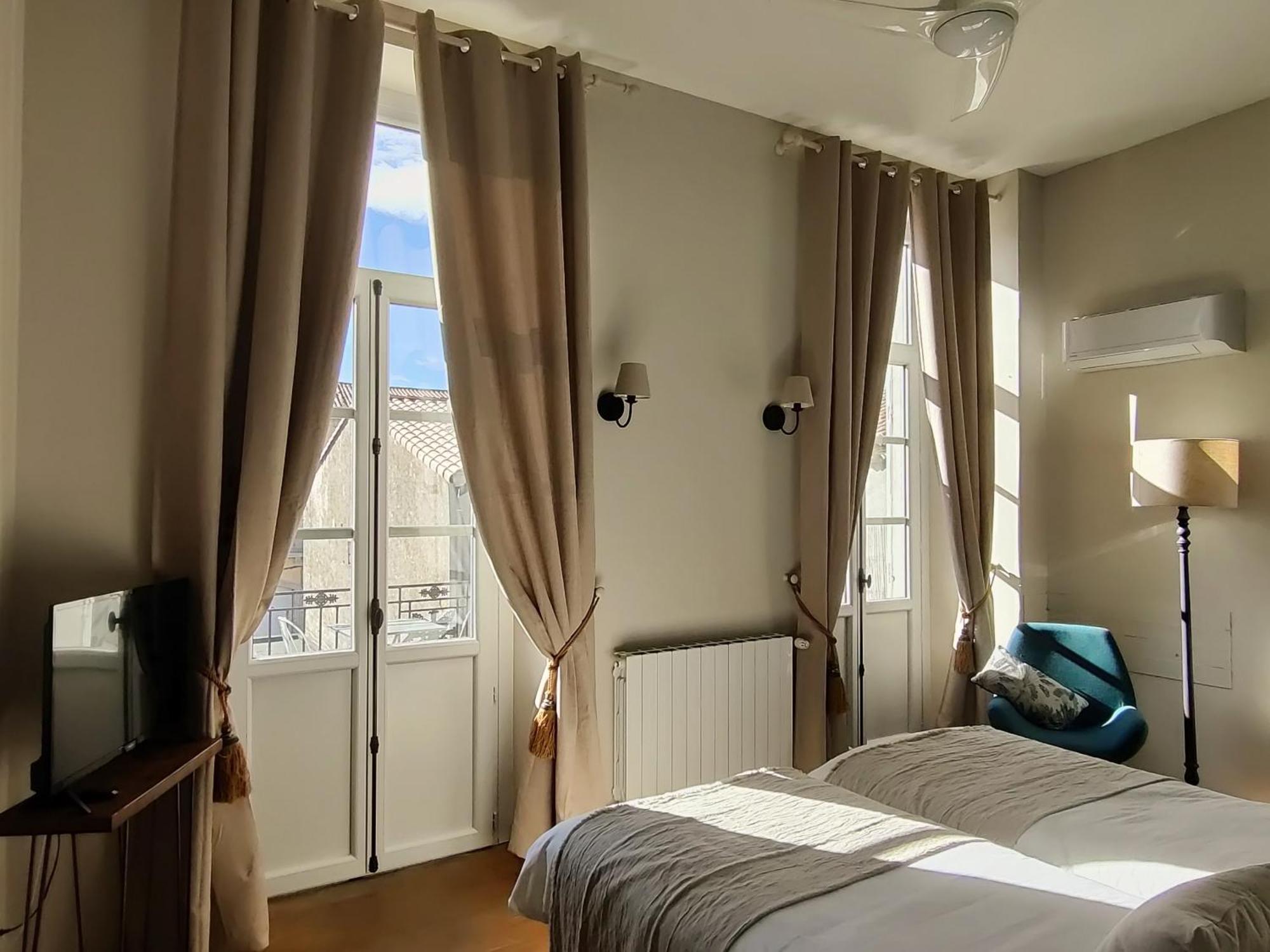 Chambres D'Hotes - Bed And Breakfast Les Palmiers Мезе Экстерьер фото